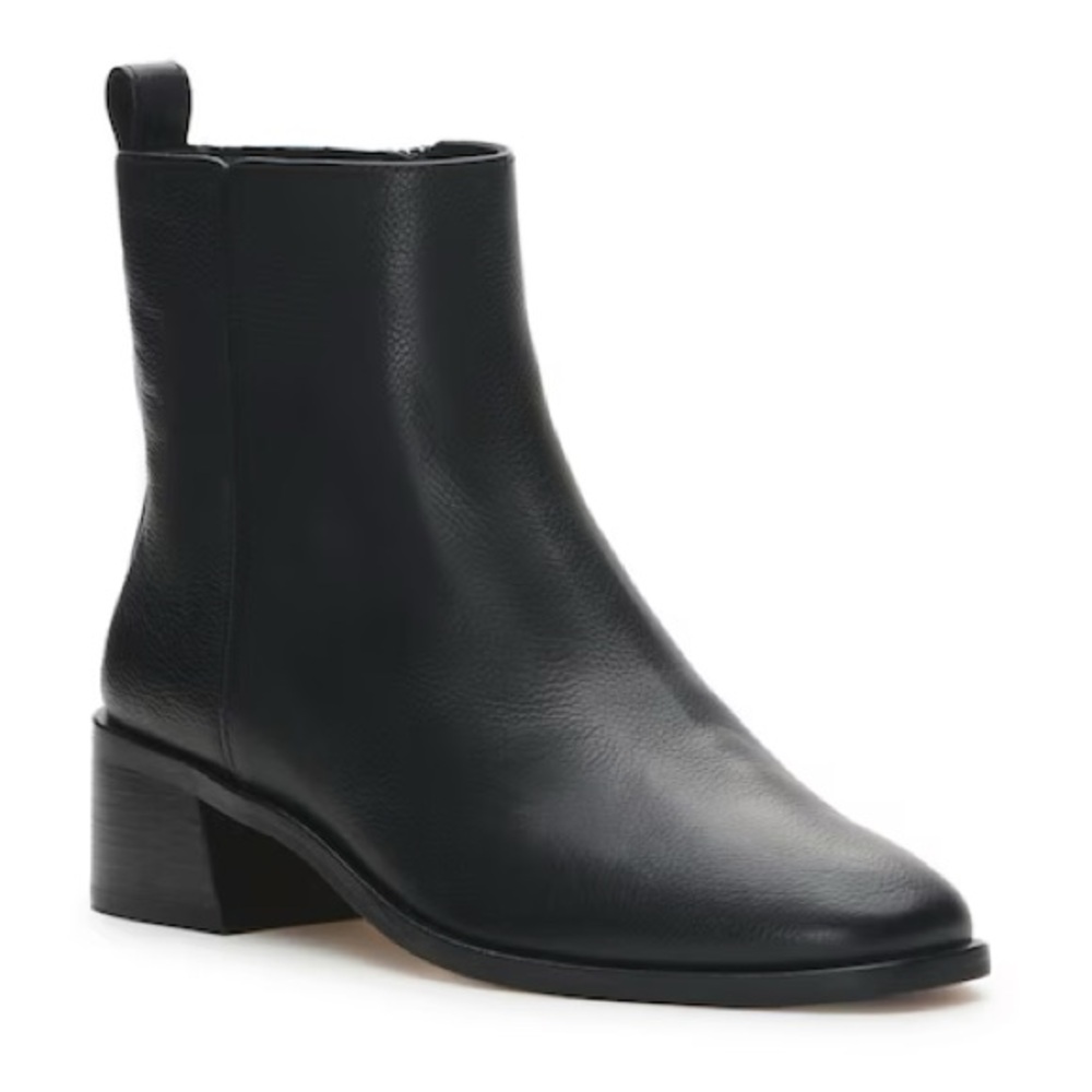 $75 NWOT (pallet pull) Vince Camuto Jerlindi Black Leather Booties Size 7.5